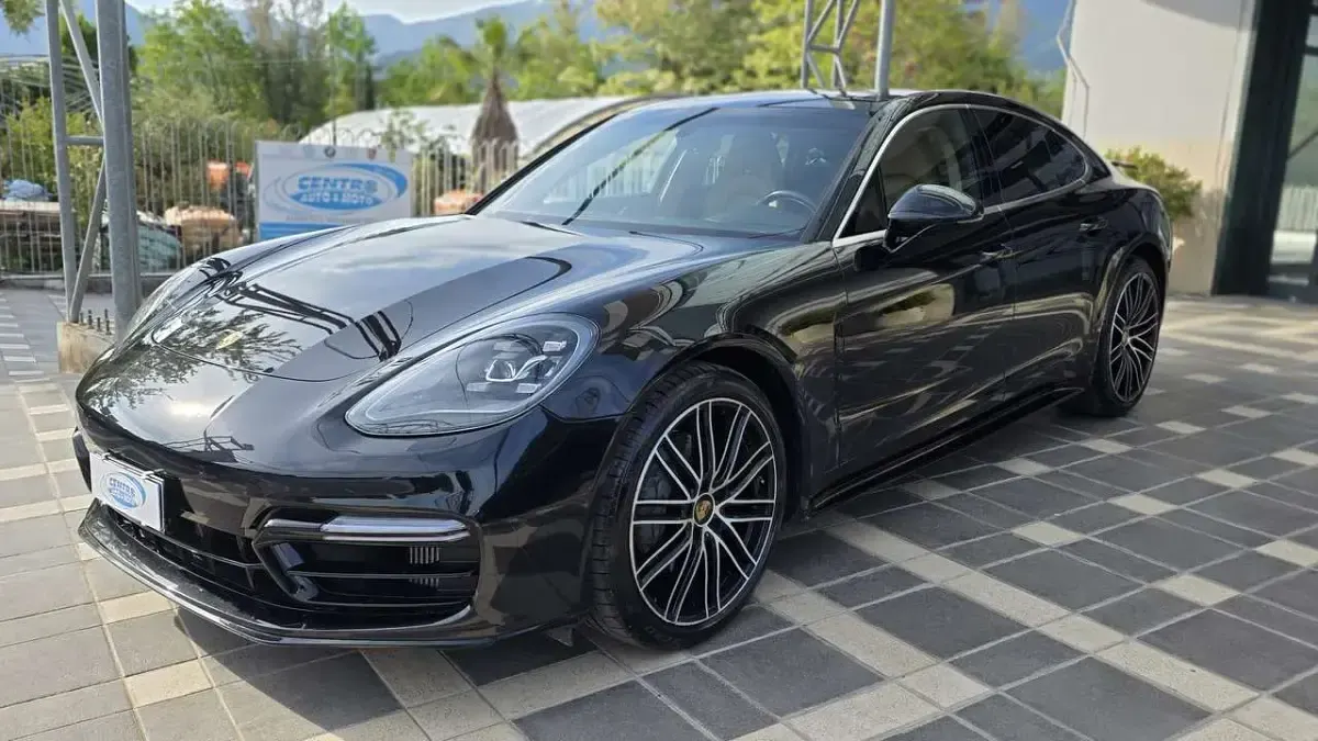 Usata Porsche Panamera 441 CV (324 kW) 2018 Nero Berlina
