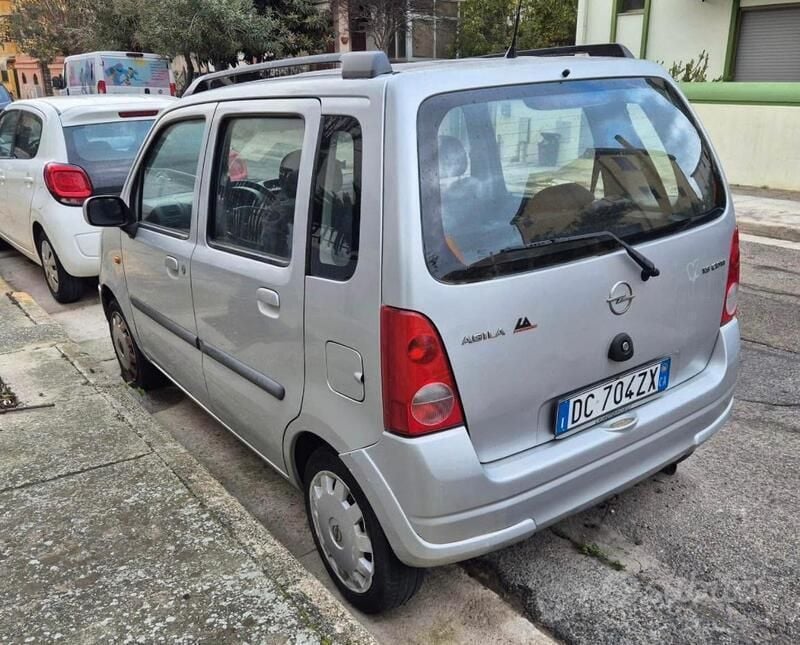Usata Opel Agila 75 CV (55 kW) 2006 Grigio Utilitaria