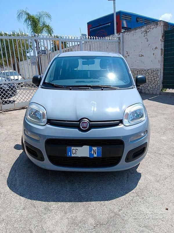 Usata Fiat Panda Easy 70 CV (51 kW) 2020 Grigio Utilitaria