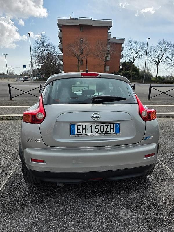 Usata Nissan Juke Acenta 115 CV (84 kW) 2011 Grigio SUV
