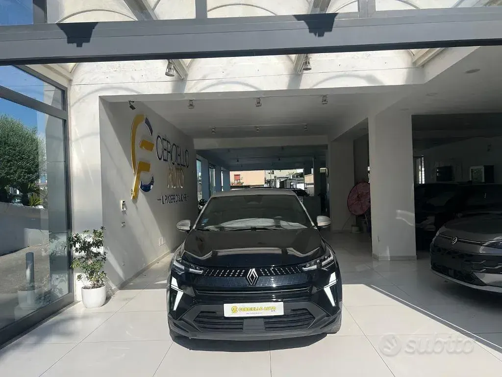 Usata Renault Captur Techno 91 CV (66 kW) 2025 Nero grigio metallizzato SUV