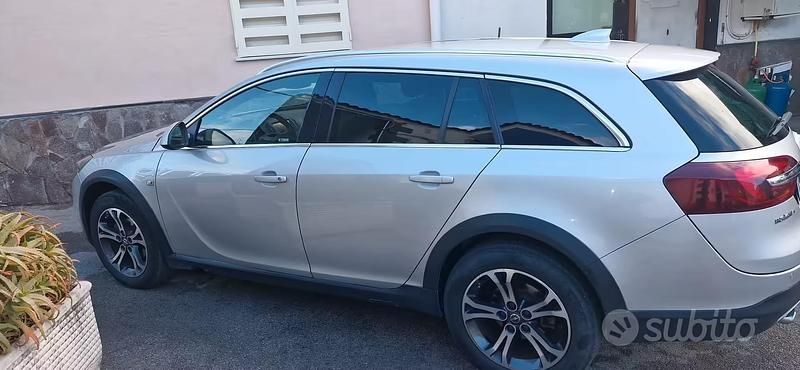 Usata Opel Insignia 136 CV (100 kW) 2017 Grigio Station wagon