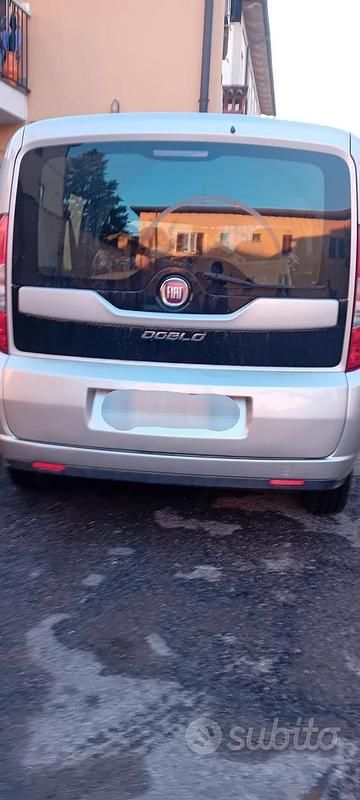 Usata Fiat Doblò 120 CV (88 kW) 2015 Grigio Monovolume