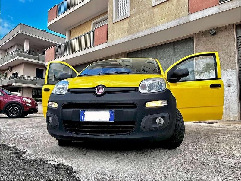 Usata Fiat Panda S 80 CV (58 kW) 2017 Giallo Furgone