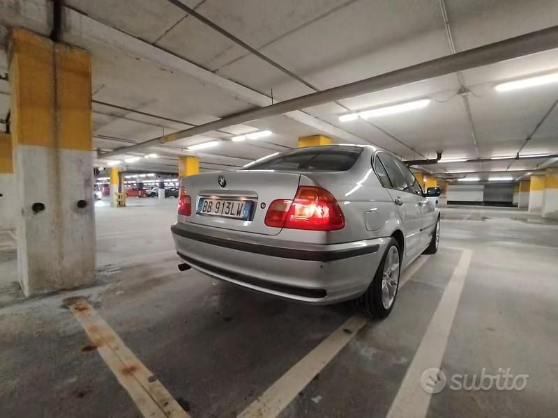 Usata BMW 318 1999 Grigio Berlina