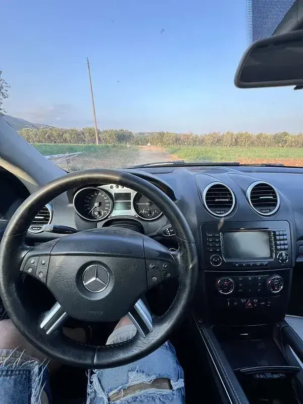 Usata Mercedes ML320 224 CV (164 kW) 2007 Nero SUV
