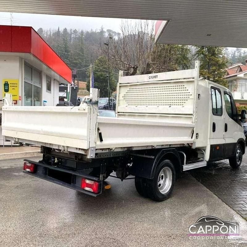 Usata Iveco Daily 116 CV (85 kW) 2018 Bianco Furgone