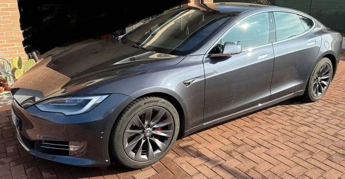 Usata Tesla Model S Performance 580 kW (789 CV) 2020 Grigio Utilitaria