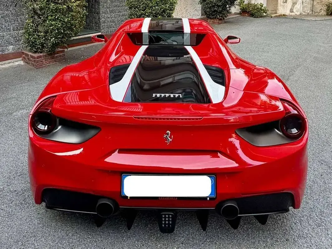 Usata Ferrari 488 670 CV (492 kW) 2016 Rosso Cabrio