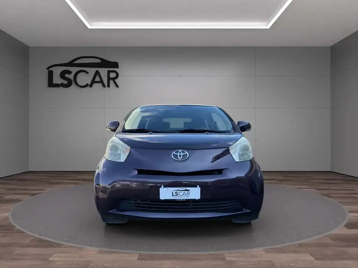 Usata Toyota iQ Sol 68 CV (50 kW) 2009 Grigio Utilitaria