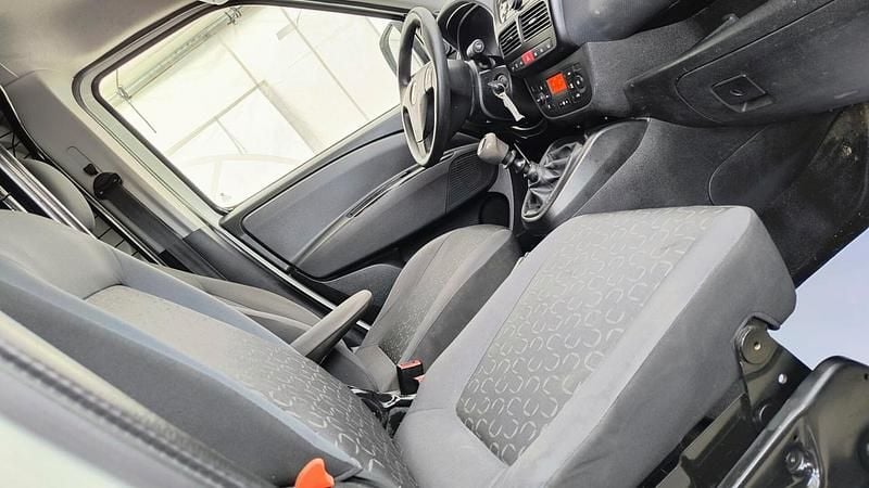 Usata Fiat Doblò Dynamic 104 CV (76 kW) 2011 Bianco Monovolume