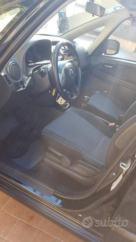 Begagnad Fiat Sedici 2007 Svart SUV