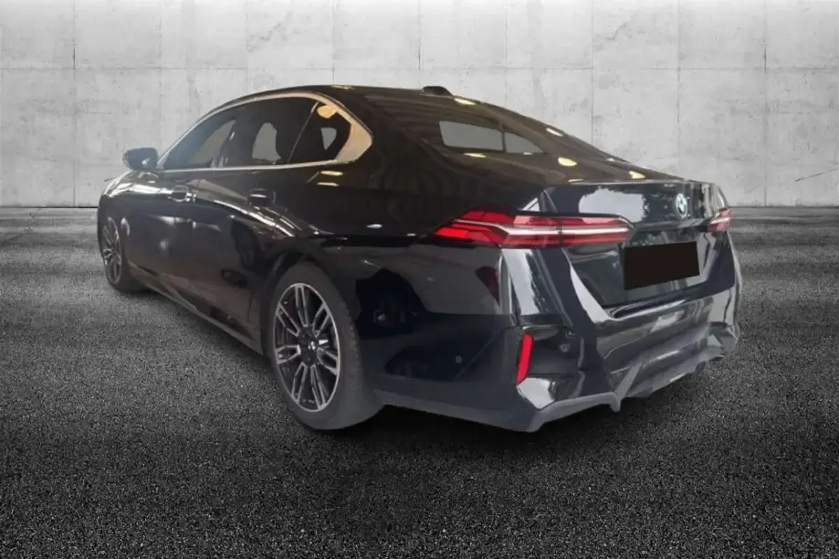 Usata BMW 520 M Sport 197 CV (144 kW) 2024 Nero SUV