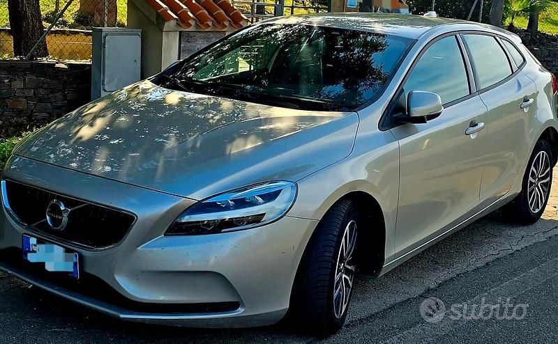Usata 2018 Volvo V40 Tre volumi | 10.950 € (Super prezzo) - Immagine 1/4