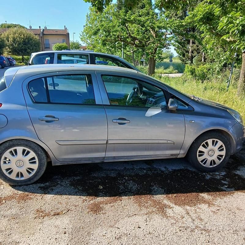 Usata Opel Corsa 2007 Grigio Utilitaria