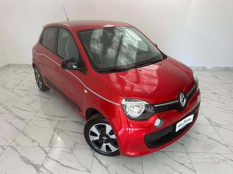 Rosso Usata 2017 Renault Twingo LIMITED Due volumi | 7990 € (Super prezzo) - Immagine 1/4