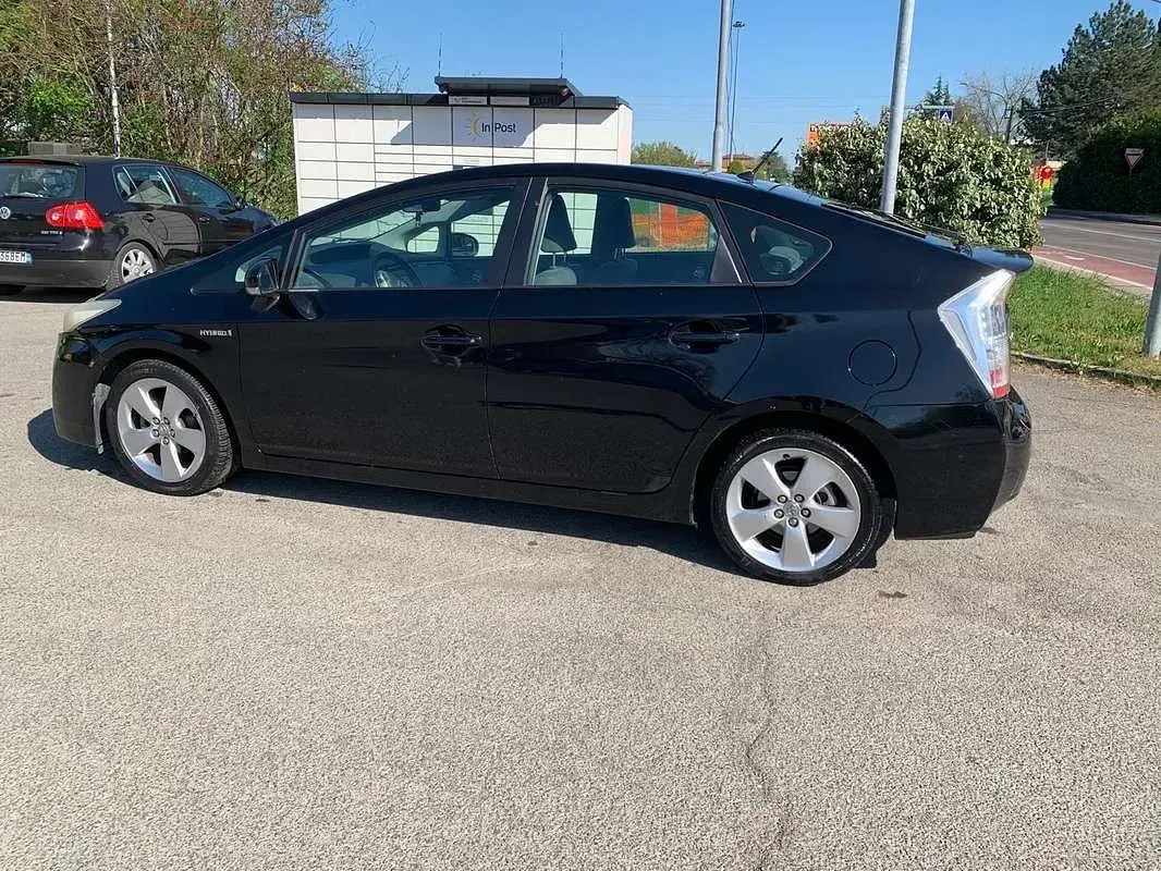 Usata Toyota Prius Active 99 CV (72 kW) 2012 Berlina