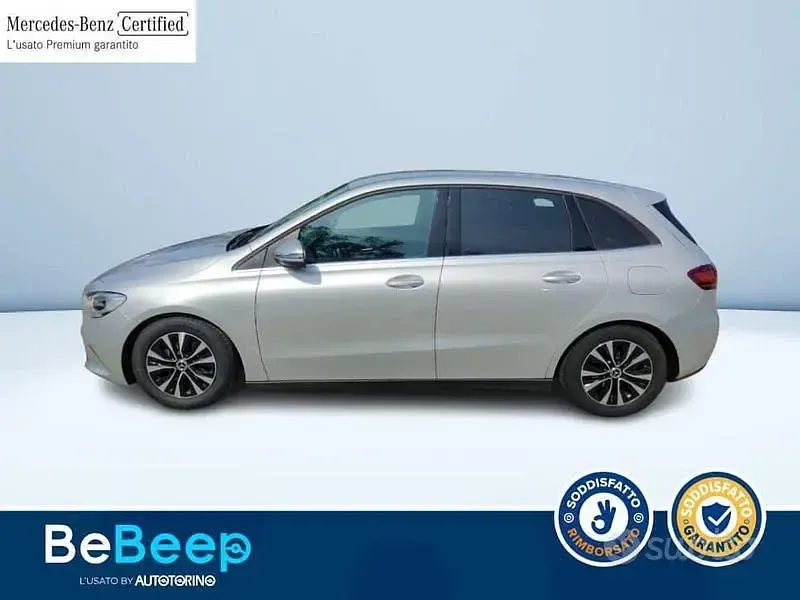 Usata Mercedes B180 Executive 116 CV (85 kW) 2023 Argento metallizzato Utilitaria