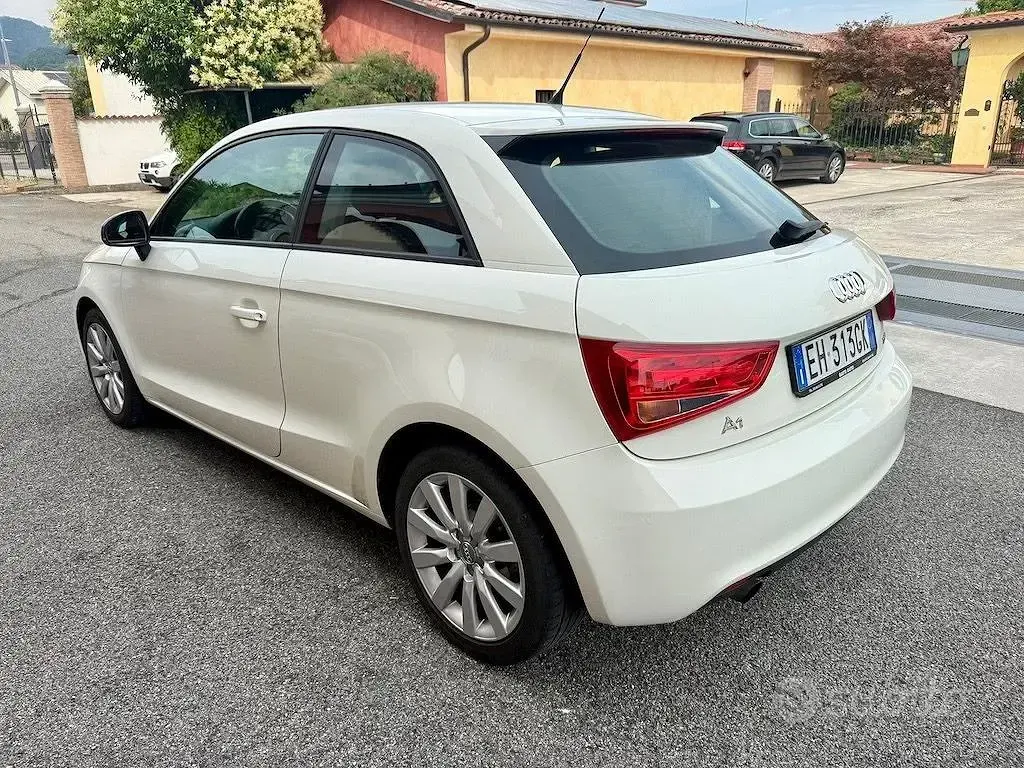 Usata Audi A1 Ambition 86 CV (63 kW) 2011 Bianco Utilitaria