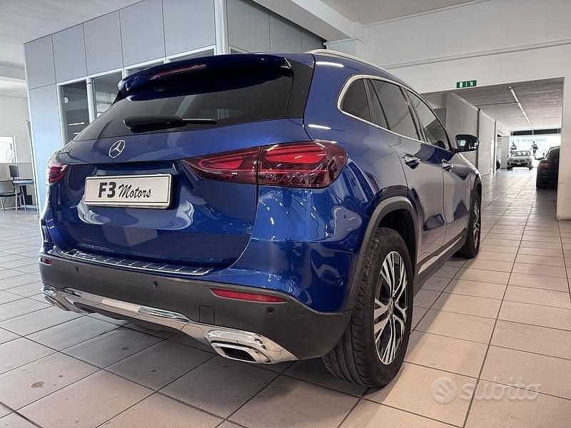 Usata Mercedes GLA200 Advanced 150 CV (110 kW) 2023 Blu/azzurro SUV