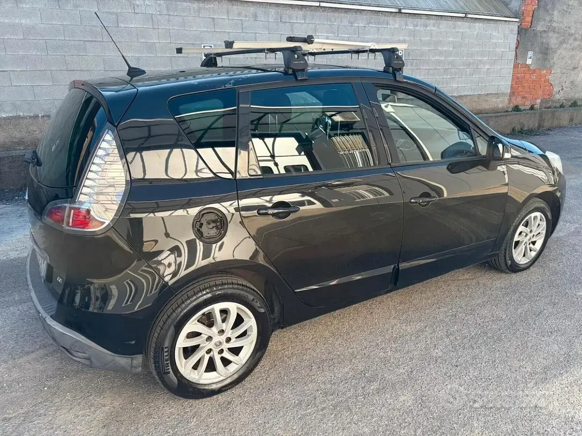 Usata Renault Scenic E-Tech XMOD 110 CV (80 kW) 2014 Nero Monovolume