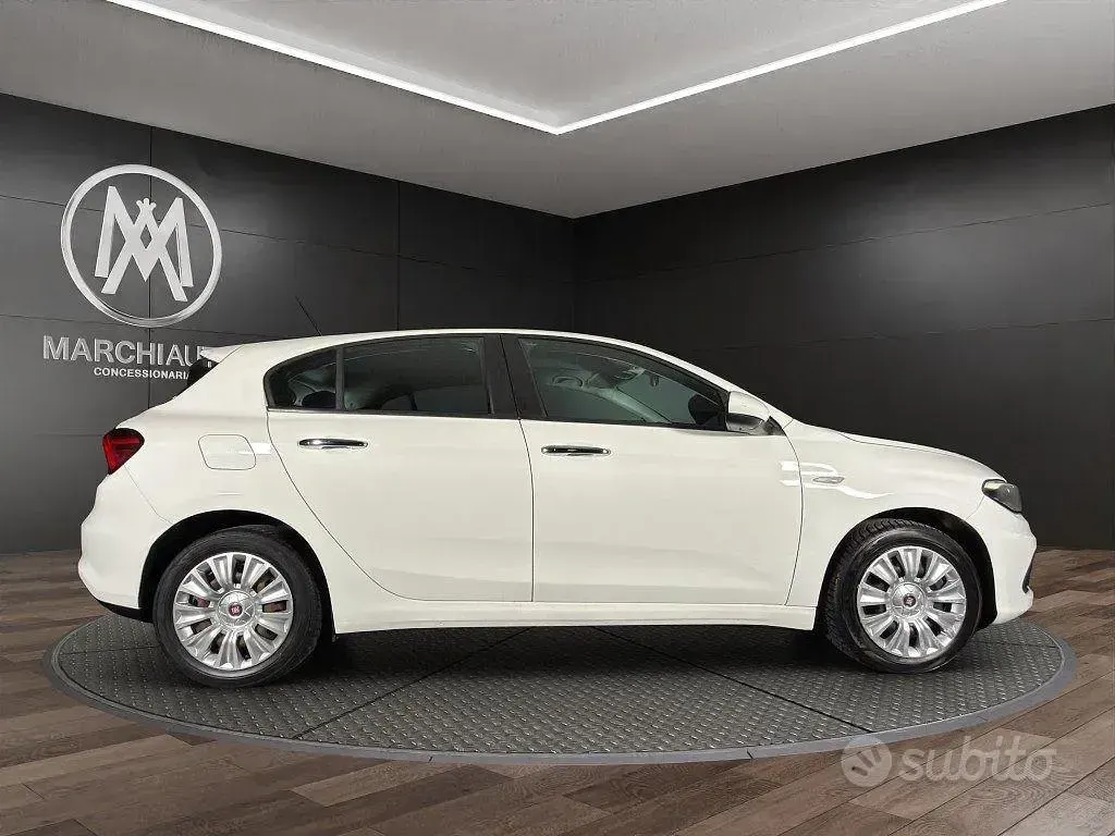 Usata Fiat Tipo Easy 95 CV (69 kW) 2016 Bianco pastello Berlina