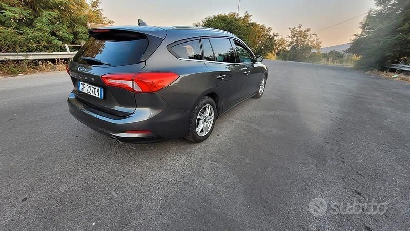 Usata Ford Focus 120 CV (88 kW) 2021 Grigio Station wagon