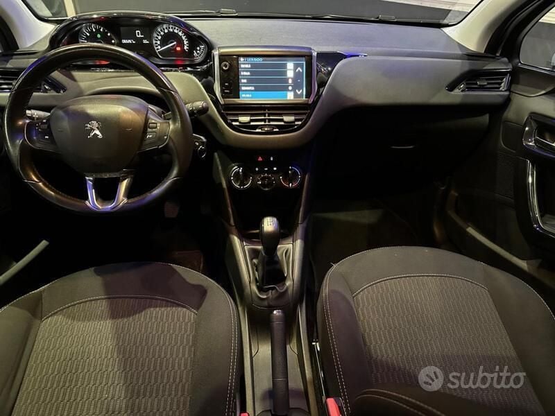 Occasion Peugeot 208 Allure 82 PK (60 kW) 2018 Wit Hatchback