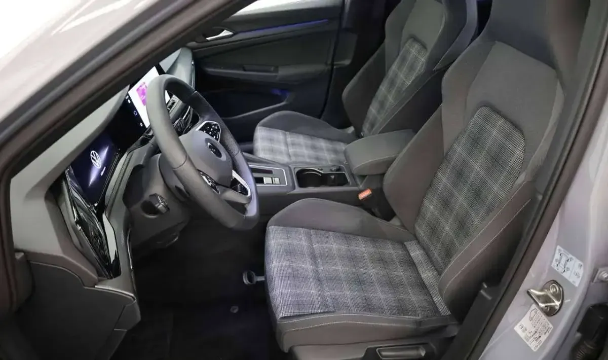 Usata VW Golf VIII GTD 200 CV (147 kW) 2022 Moonstone grey Berlina