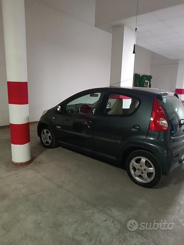 Usata Peugeot 107 68 CV (50 kW) 2008 Grigio Utilitaria