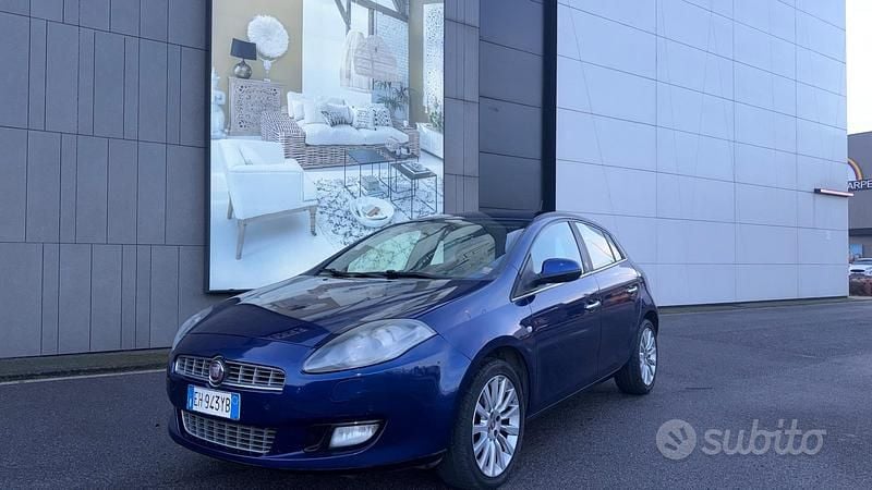 Blu Usata 2011 Fiat Bravo Emotion Utilitaria | 3700 € (Buon prezzo) - Immagine 1/1