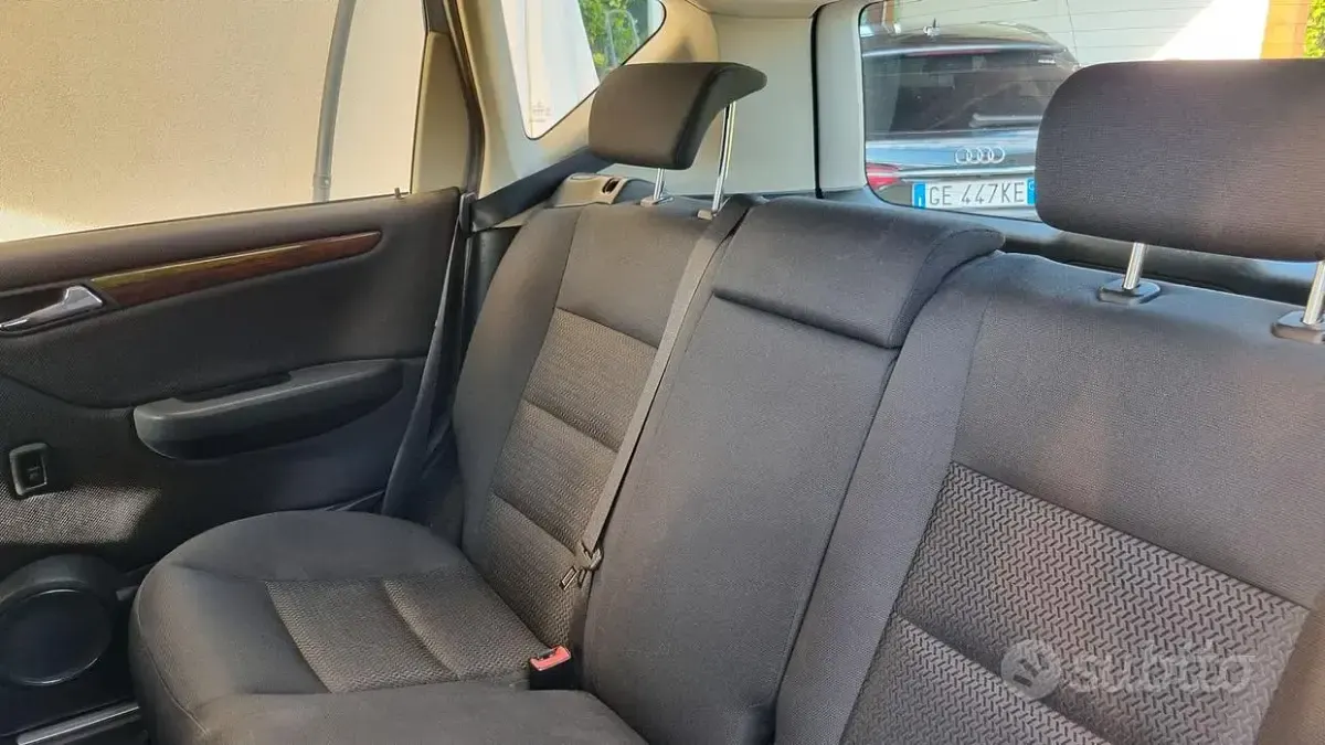 Usata Mercedes A150 Elegance 95 CV (69 kW) 2004 Grigio Monovolume