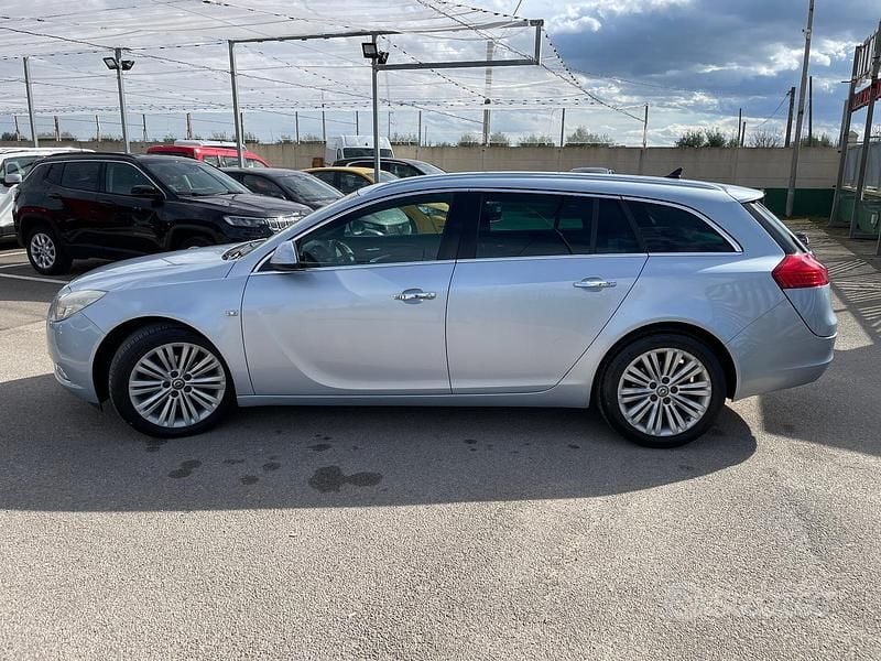 Usata Opel Insignia Cosmo 131 CV (96 kW) 2012 Blu Station wagon