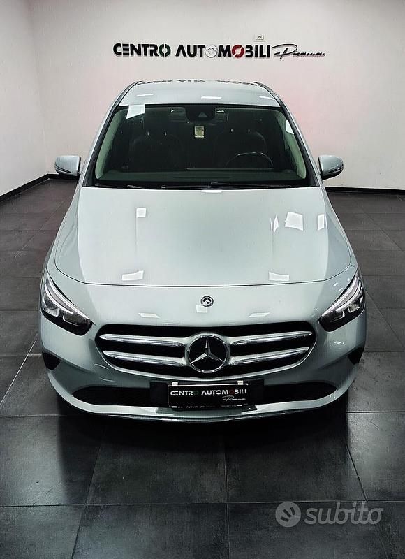 Usata Mercedes B180 116 CV (85 kW) 2021 Grigio Utilitaria