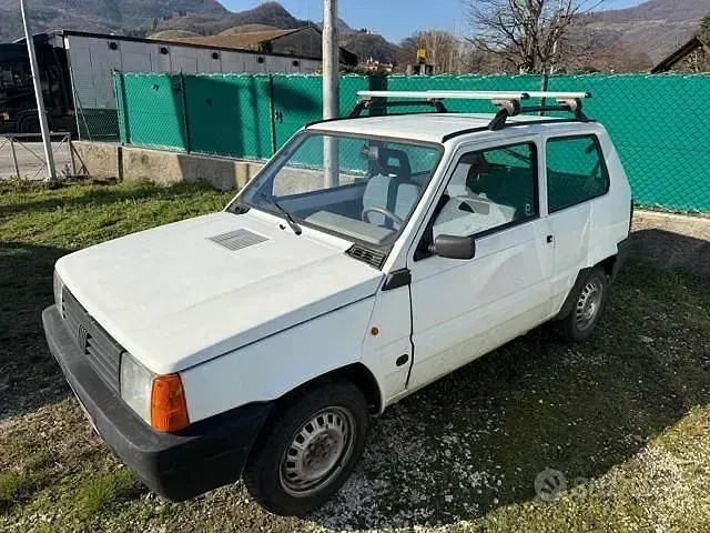 Usata Fiat Panda Young 54 CV (39 kW) 2002 Bianco Berlina