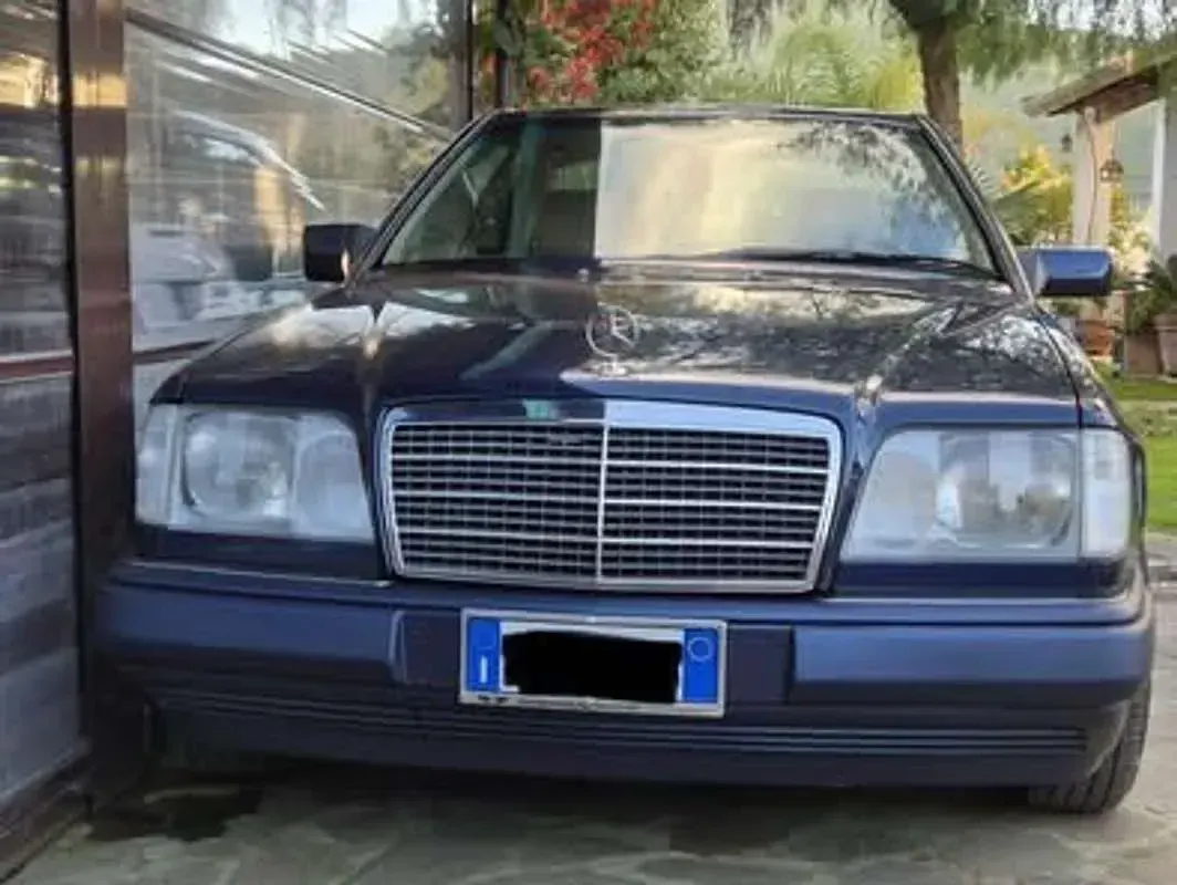 Usata Mercedes 200 150 CV (110 kW) 1996 Blu/azzurro Coupé