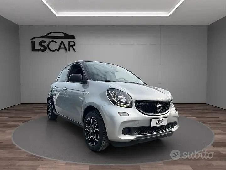 Grigio Usata 2017 Smart ForFour Passion Due volumi | 10.990 € (Ottimo prezzo) - Immagine 1/4