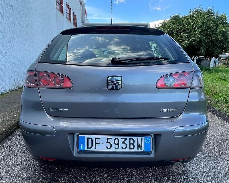 Usata Seat Ibiza 65 CV (47 kW) 2007 Grigio Utilitaria