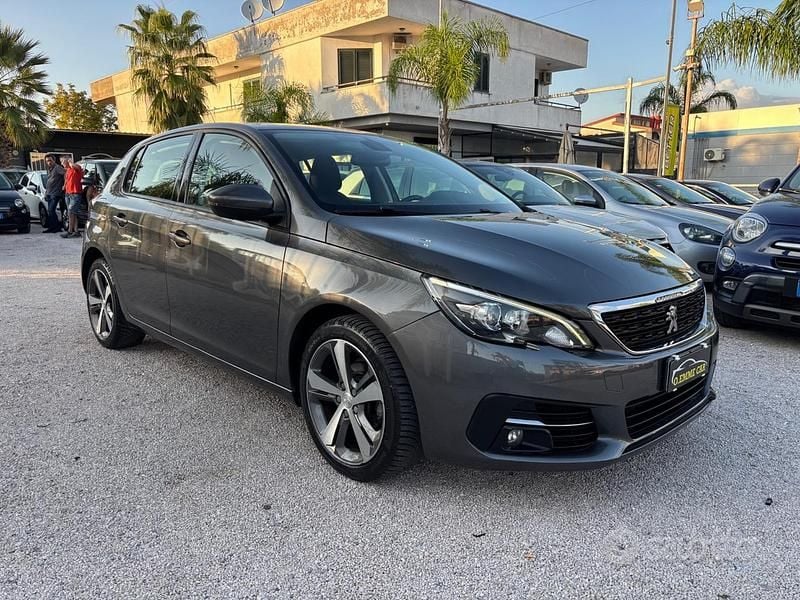 Begagnad Peugeot 308 Business-Line 100 HK (73 kW) 2017 Grå Sedan