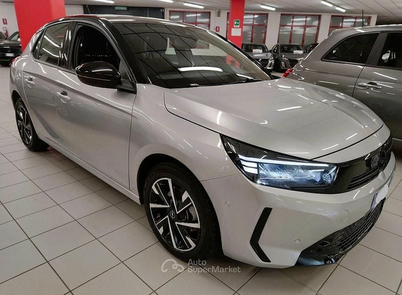 Usata Opel Corsa 101 CV (74 kW) 2025 Argento Utilitaria