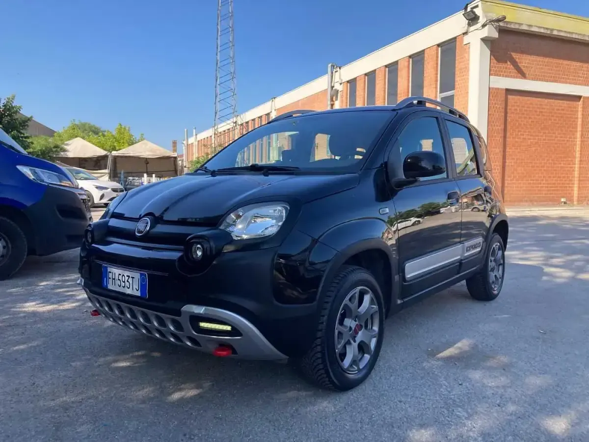 Usata Fiat Panda Cross Cross 95 CV (69 kW) 2017 Nero Utilitaria