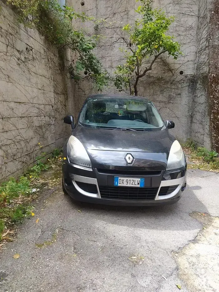 Usata Renault Scénic III 110 CV (80 kW) 2009 Nero Monovolume