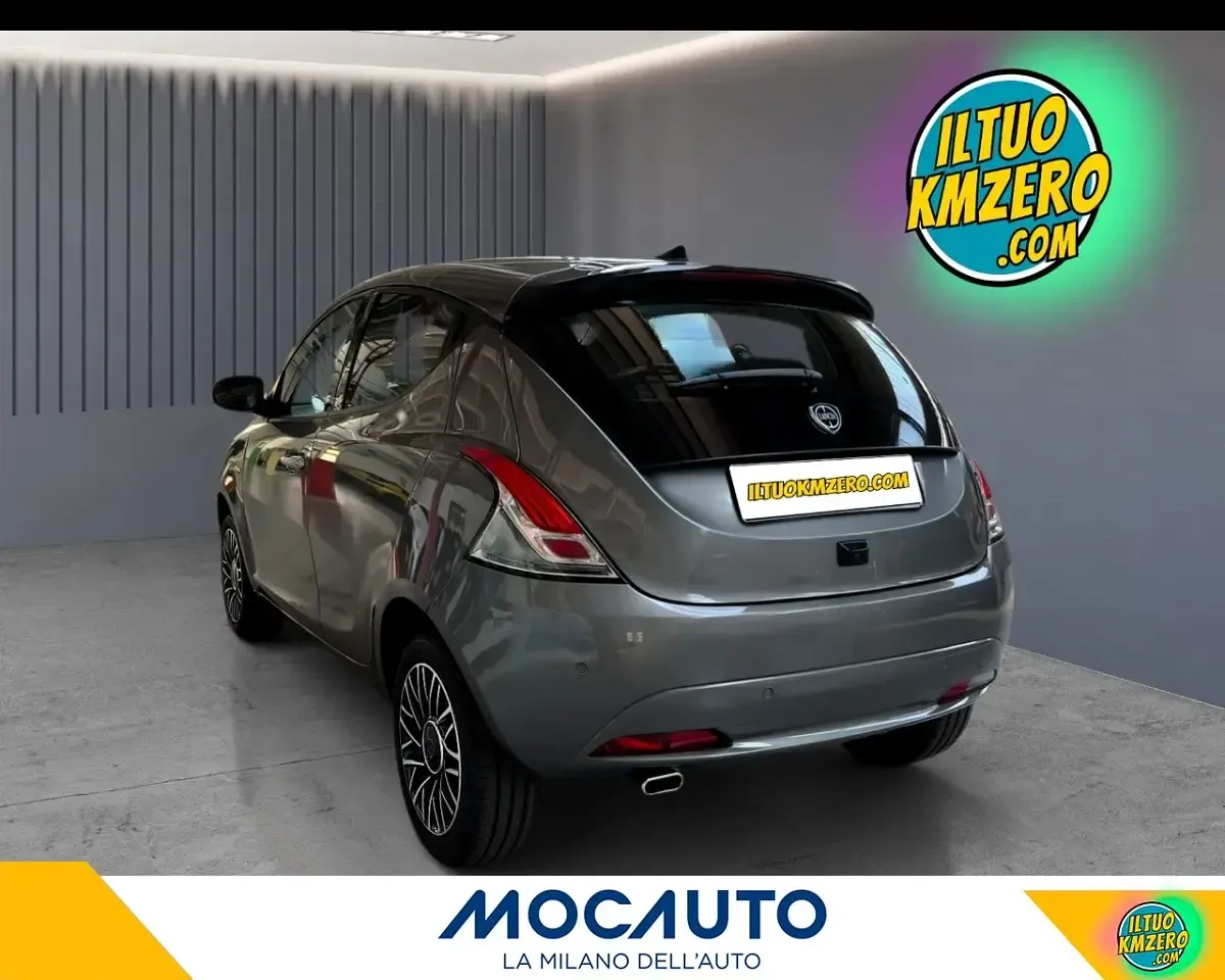 Usata Lancia Ypsilon Gold 70 CV (51 kW) 2023 Blu/azzurro Utilitaria