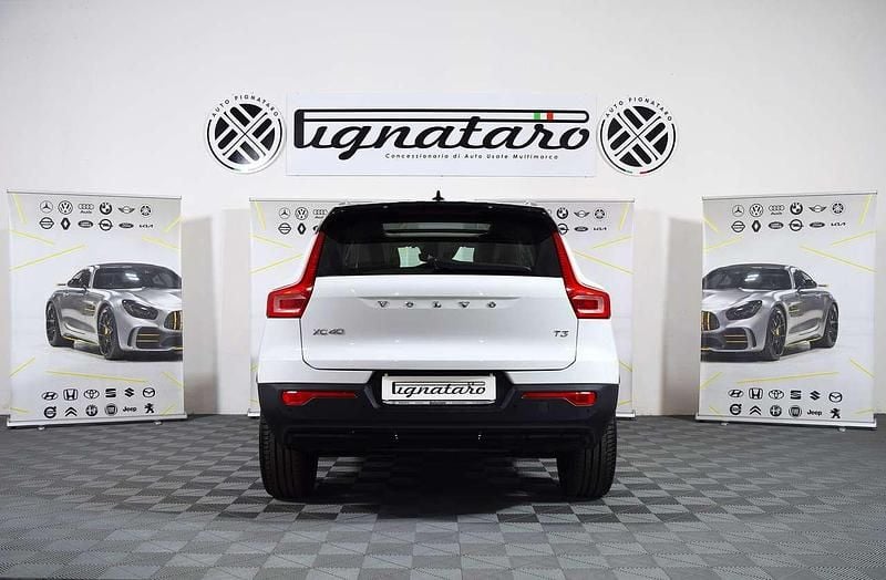 Usata Volvo XC40 156 CV (114 kW) 2019 Bianco ghiaccio SUV