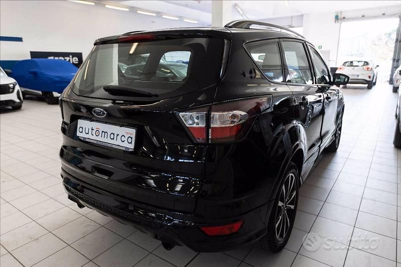 Usata Ford Kuga ST-Line 120 CV (88 kW) 2019 Nero SUV