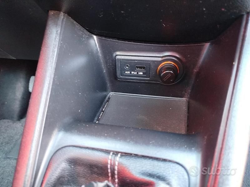 Usata Kia Venga 115 CV (84 kW) 2011 Bianco Utilitaria