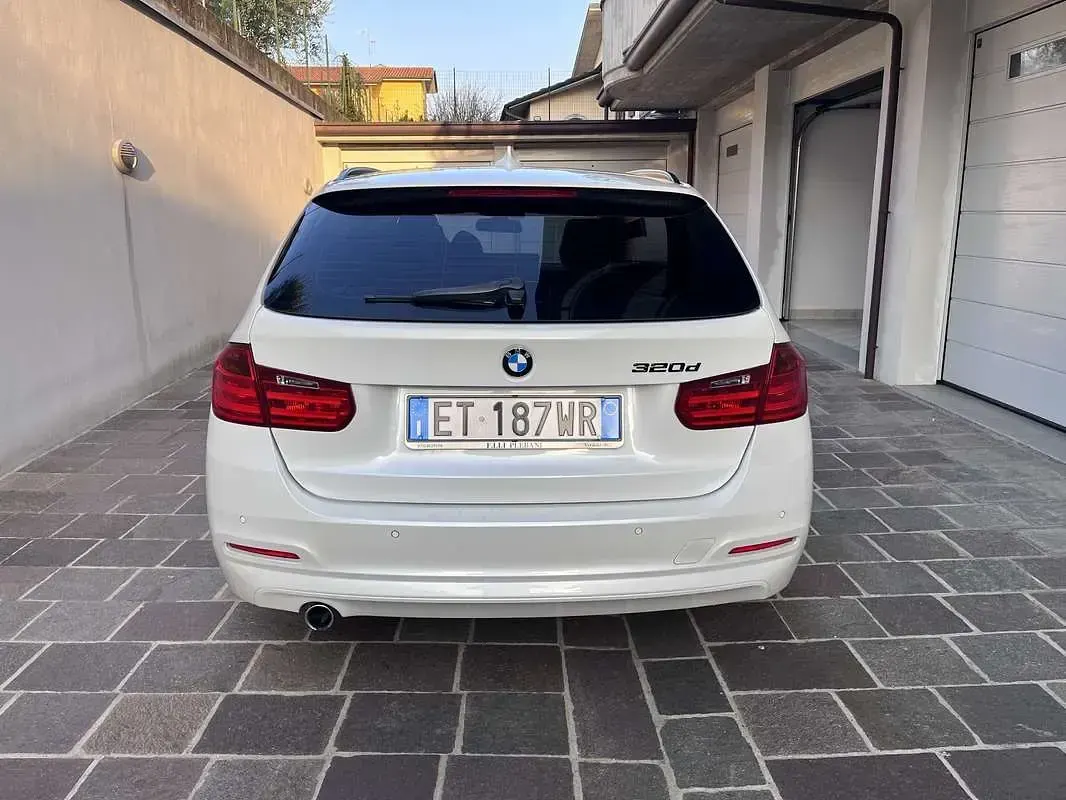 Usata BMW 320 Advantage 184 CV (135 kW) 2014 Station wagon