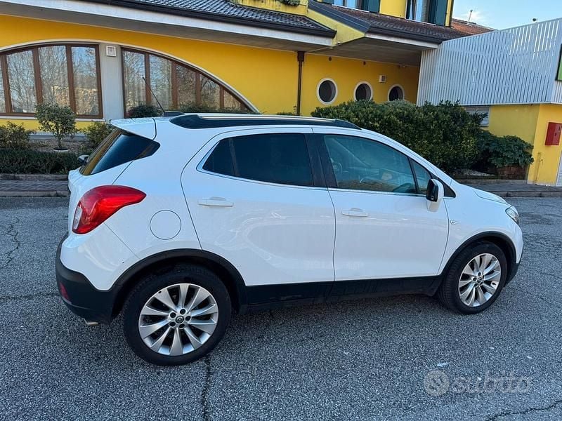 Usata Opel Mokka 140 CV (102 kW) 2016 Bianco SUV