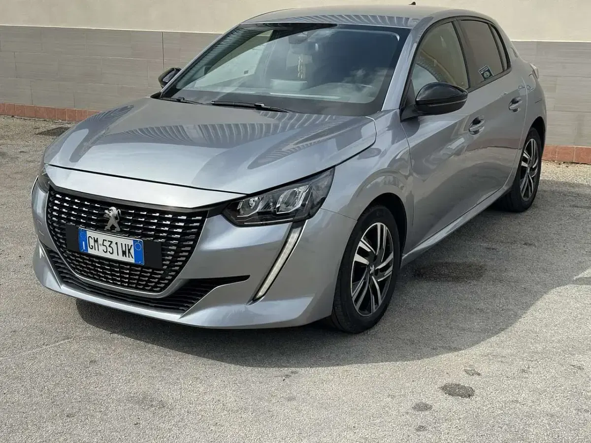 Usata Peugeot 208 Allure 102 CV (75 kW) 2023 Other Utilitaria