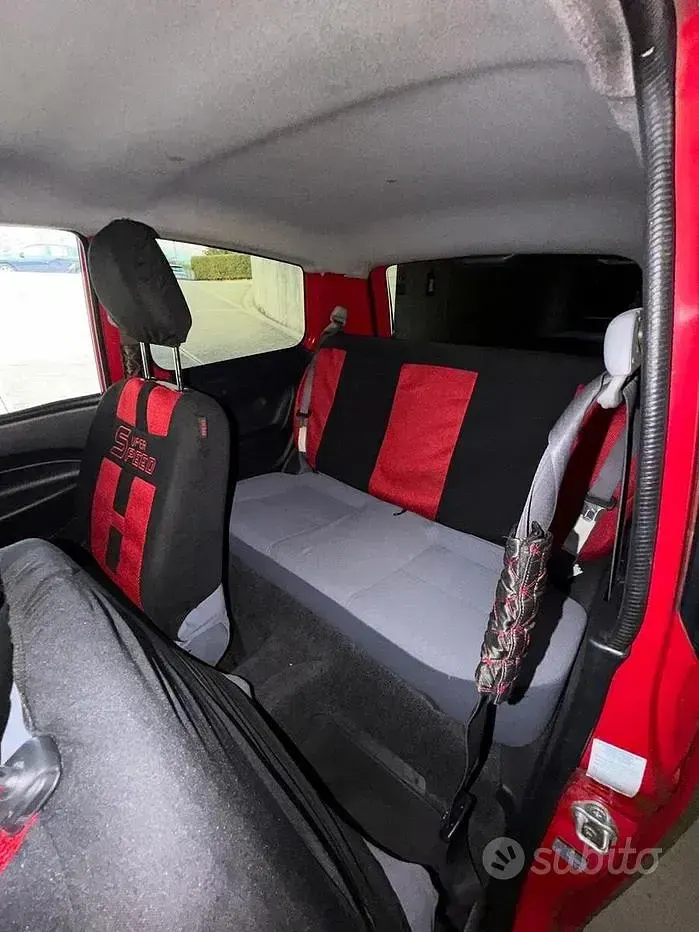 Usata Daihatsu Cuore 58 CV (42 kW) 2004 Rosso Utilitaria